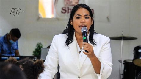 pastora rossy|Pastora Rossy y su hijo acuden sin abogados a audiencia y。